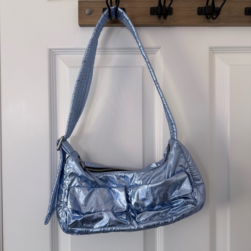 New BAGGU x UO Exclusive Metallic Cargo Shoulder Bag Purse